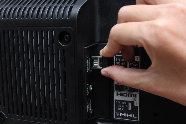 Cổng USB của tivi không tương thích tốt với Chuột, bàn phím