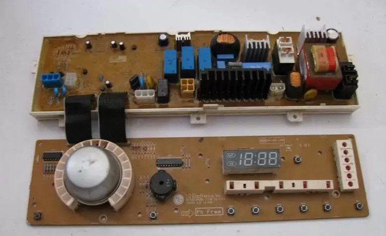 Máy giặt AQUA lỗi EA do hỏng bo mạch 