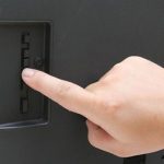 Cách mở/tắt tivi LG không cần điều khiển | Dùng tay, nút nguồn