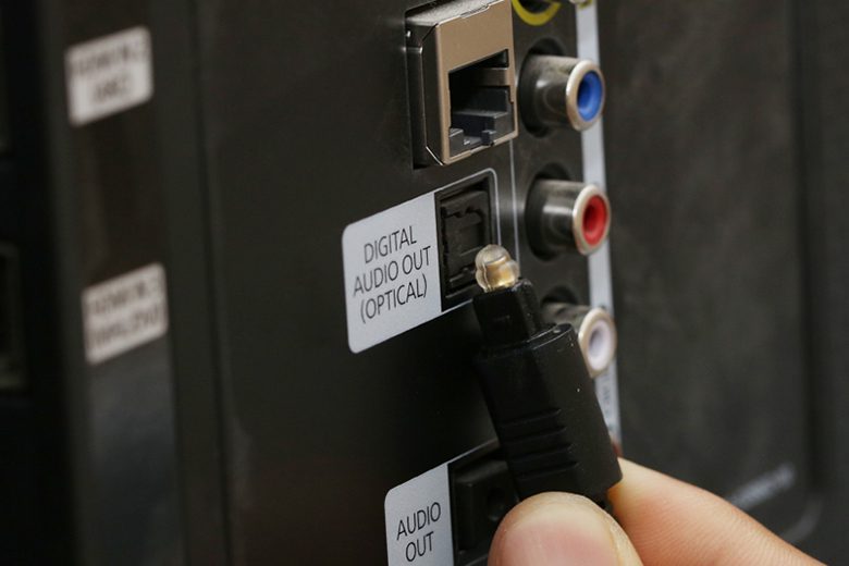 cách kết nối tivi Samsung với amply - cổng optical trên tivi