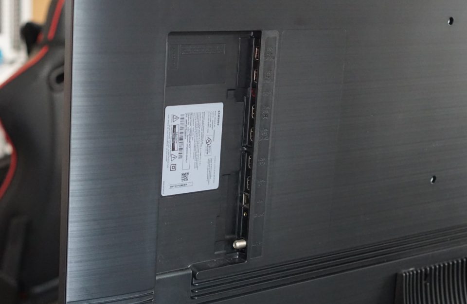 Các cổng sau của QN90A