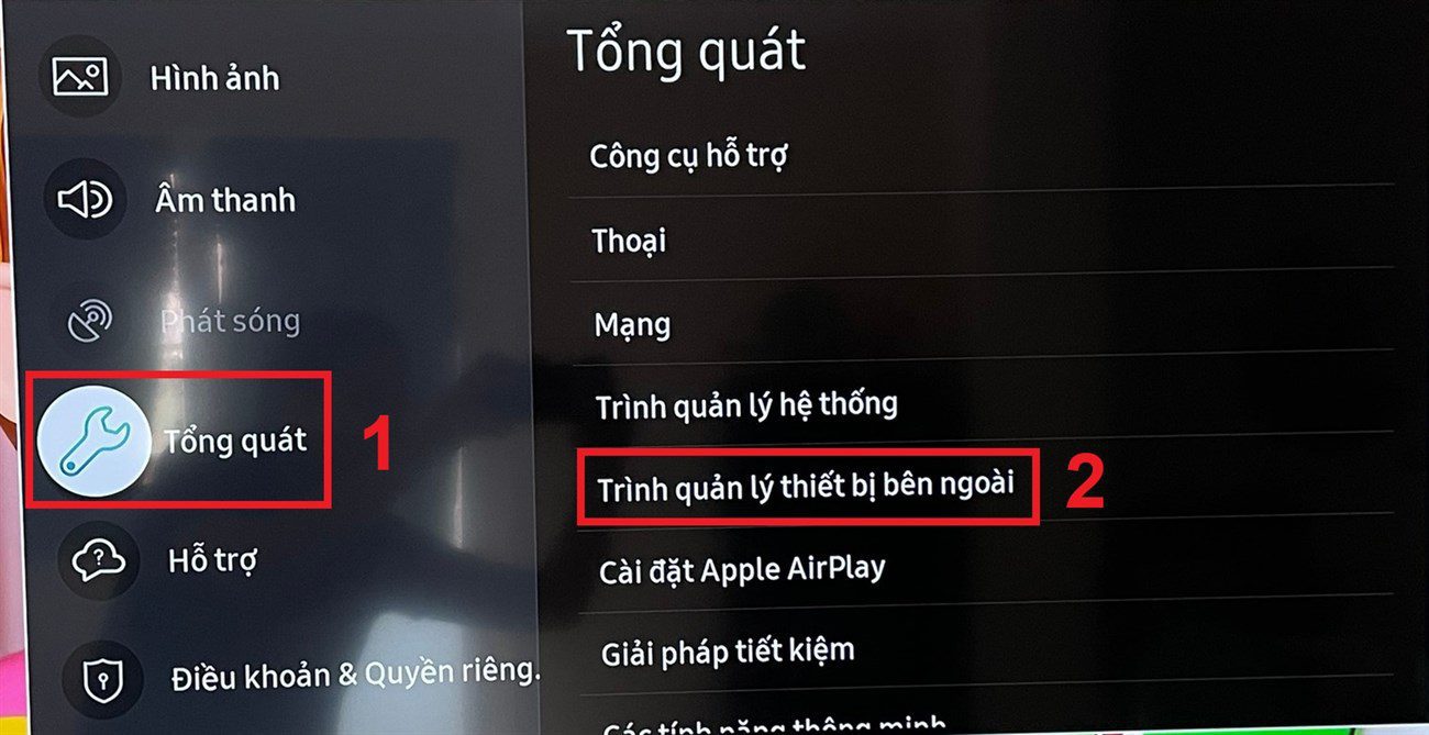 Bước 1: Nhấn nút Home trên remote > Chọn Cài đặt trên màn hình. Nhấn nút Home trên remote > Chọn Cài đặt trên màn hình.