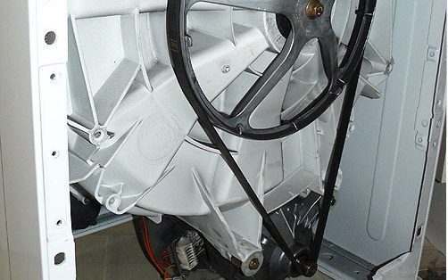 Nguyên nhân máy sấy Electrolux không nóng do dây curoa bị đứt