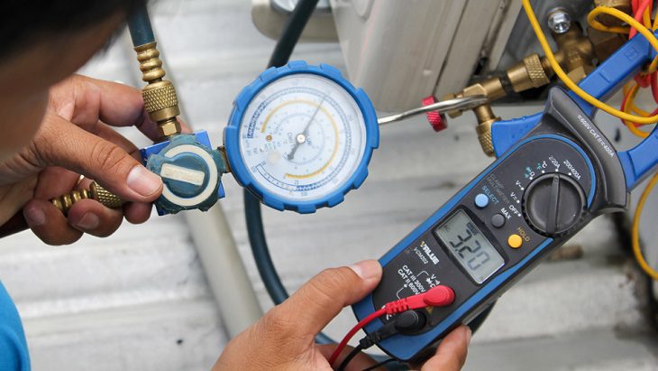 Bước 8: Hút chân không ống đồng và thử máy Hút chân không ống đồng và thử máy