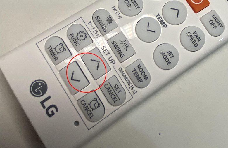 Bước 2: Nhấn nút mũi tên Λ hoặc V để cài đặt thời gian hiện tại