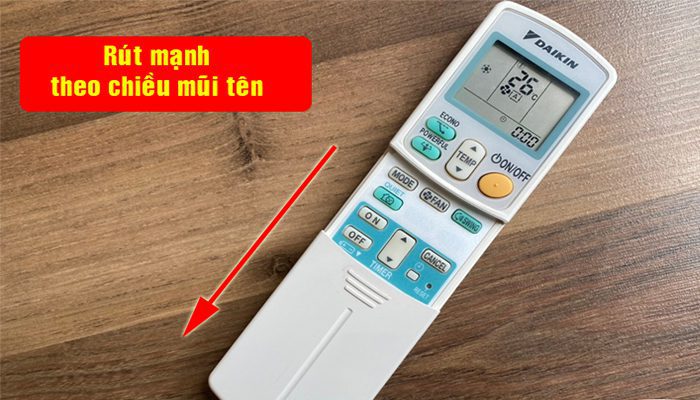 thay pin remote daikin