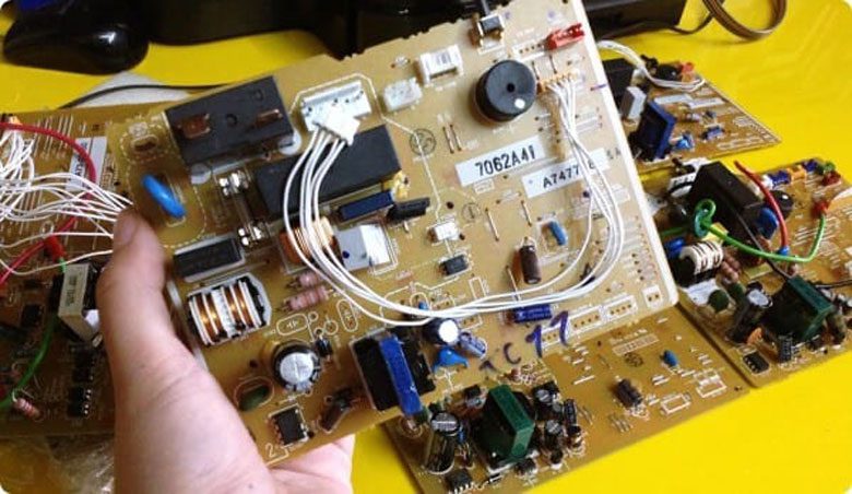 lỗi c4 điều hòa đaikin âm trần do mạch điều khiển bị hỏng