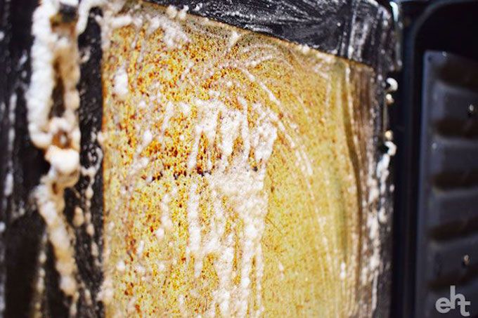 vệ sinh cửa kính lò