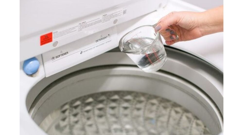 Thêm Giấm Trực Tiếp Vào Lồng Giặt