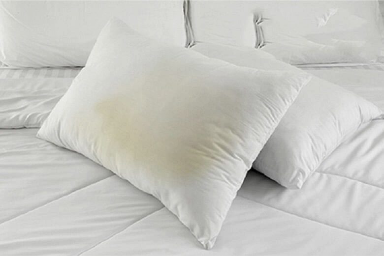 Không giặt vỏ gối thường xuyên