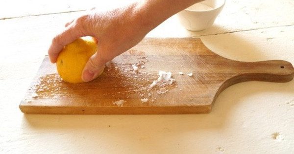 Cách vệ sinh thớt đúng cách