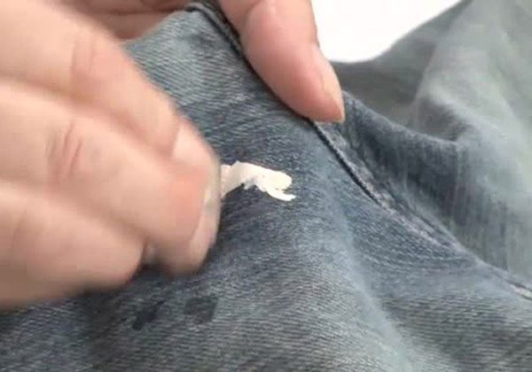 Cách Tẩy keo 502 trên màn hình điện thoại, quần áo, mặt kính