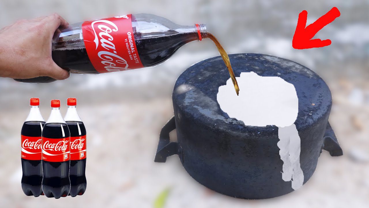 Mẹo Hồ Biến Cái Nồi Cổ Cũ Rỉ Sét Thành Nồi Mới Tinh Với Coca Cola . Chuyện  Khó Tin nhưng Có Thật - YouTube