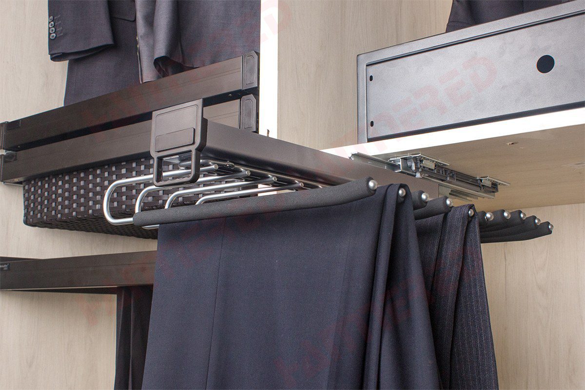 treo quần âu lên móc