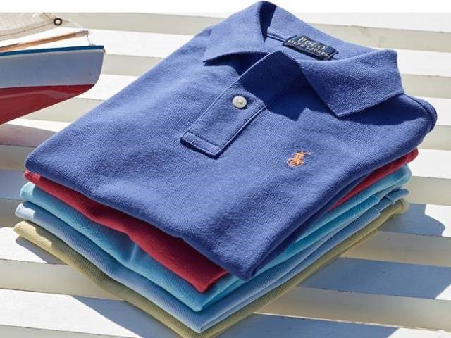 Mách Bạn Cách Xếp Áo Thun Có Cổ “Chuẩn Không Cần Chỉnh”