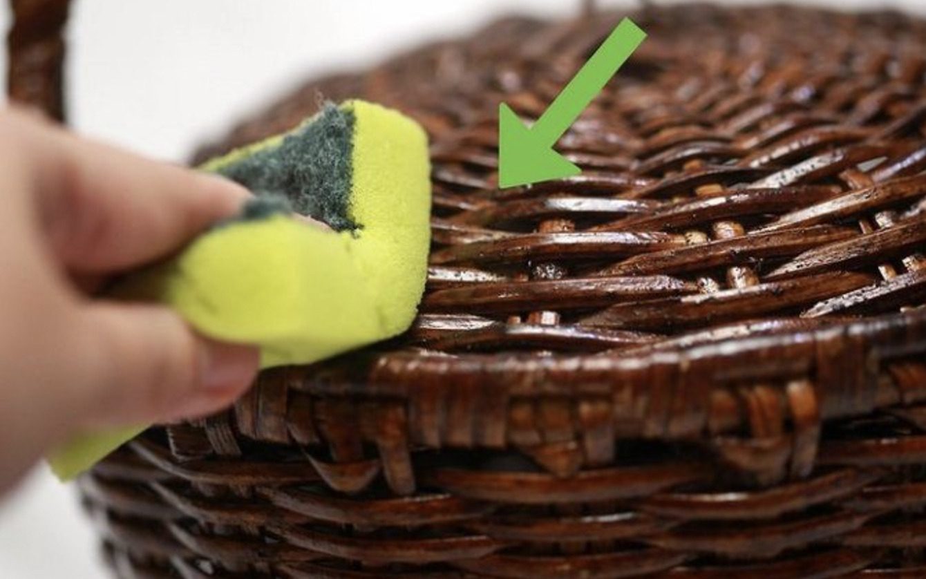 Hướng dẫn cơ bản để làm sạch đồ nội thất đan lát trong nhà hoặc ngoài trời