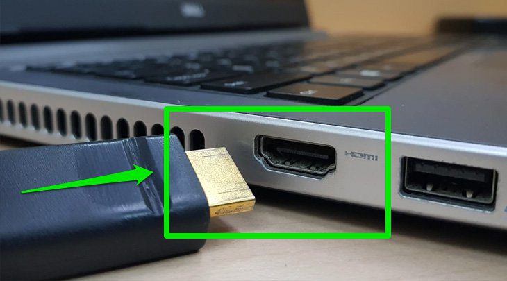 Nối đầu HDMI với cổng HDMI trên laptop Nối đầu HDMI với cổng HDMI trên laptop