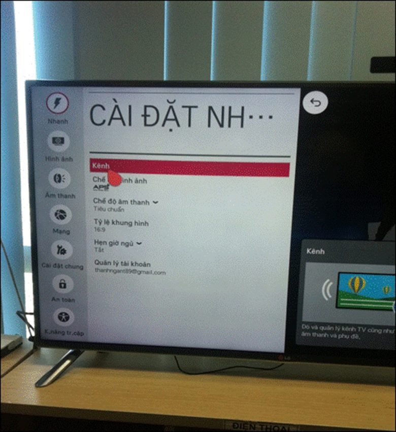 chọn mục kênh khi thực hiện cách sắp xếp kênh tivi LG hệ điều hành WebOS 2014