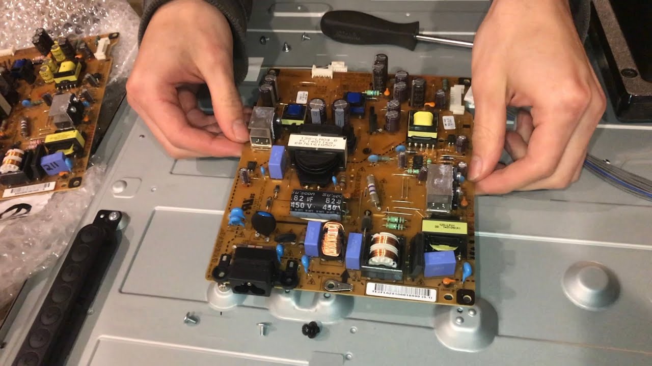 Kiểm tra các linh kiện bên trong