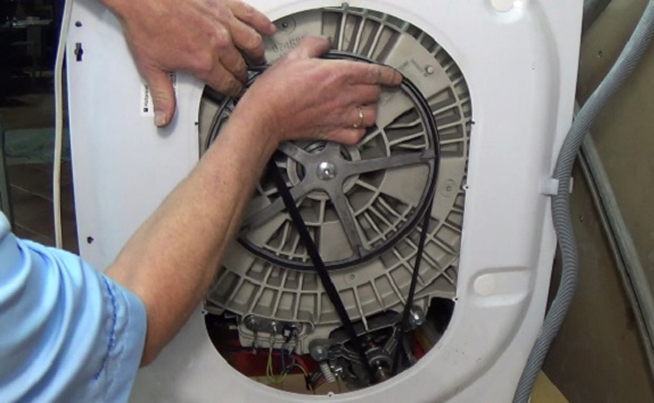 Dây Curoa bị lỏng hoặc giãn khiến máy giặt lg gặp lỗi UE
