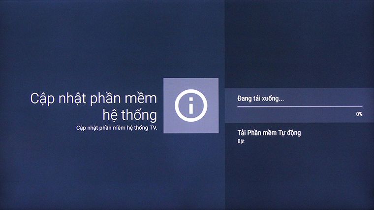 Nếu tivi nhà bạn chưa từng cài đặt cập nhật phần mềm tự động thì bạn phải đợi thêm 20 - 30 phút để chờ tivi tải về và cài đặt nhé! Nếu tivi nhà bạn chưa từng cài đặt cập nhật phần mềm tự động thì bạn phải đợi thêm 20 - 30 phút để chờ tivi tải về và cài đặt nhé!