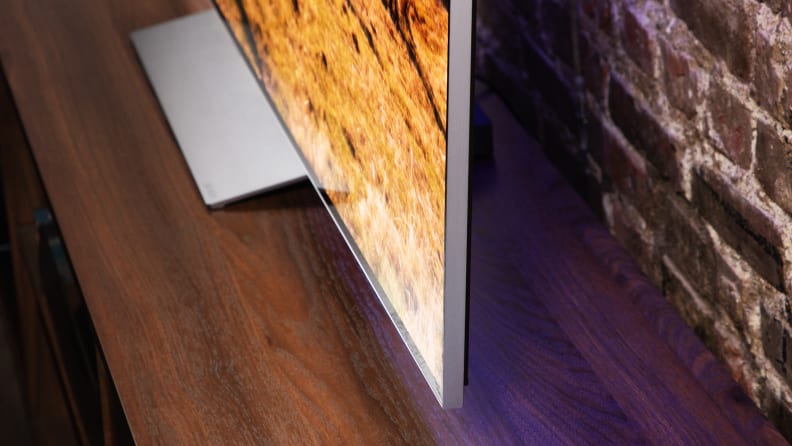 LG G2 được thiết kế để treo trên tường như một bức chân dung.