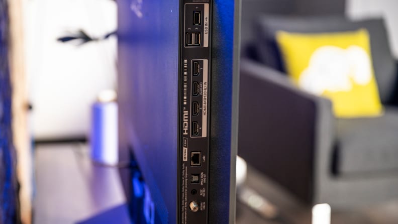 Tivi LG c1 và C2 đều trang bị đầy đủ các cổng kết nối