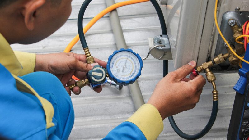 Cách sửa lỗi E3 điều hòa Funiki: kiểm tra gas điều hoà