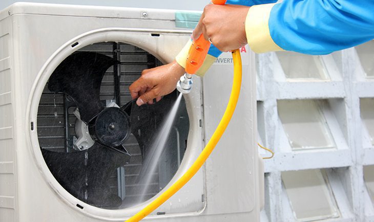 Hướng dẫn cách vệ sinh điều hòa Funiki: Mẹo bảo dưỡng hay Vệ sinh các bộ phận bên trong dàn nóng