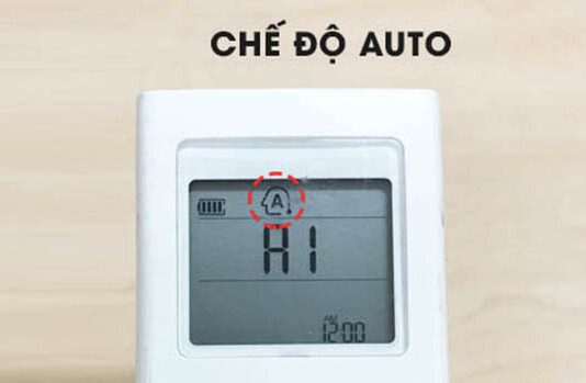 Bước 1: Nhấn nút MODE nhiều lần để chọn chế độ tự động