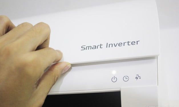 Nút nguồn điều hòa Toshiba ở đâu