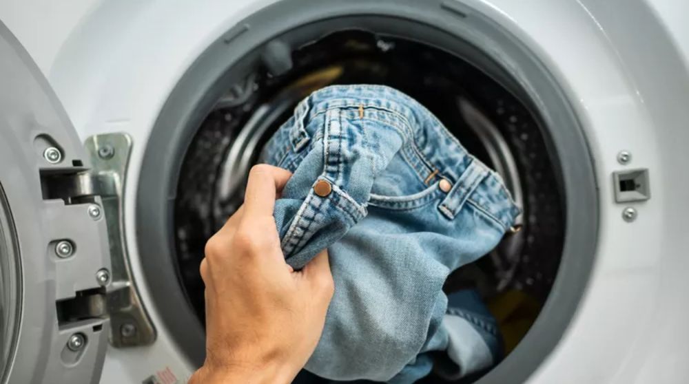 Cách giặt quần jean