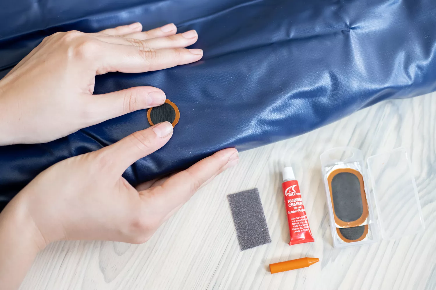 Chất liệu bộ lối đi phía trước nệm hơi màu xanh có lỗ che