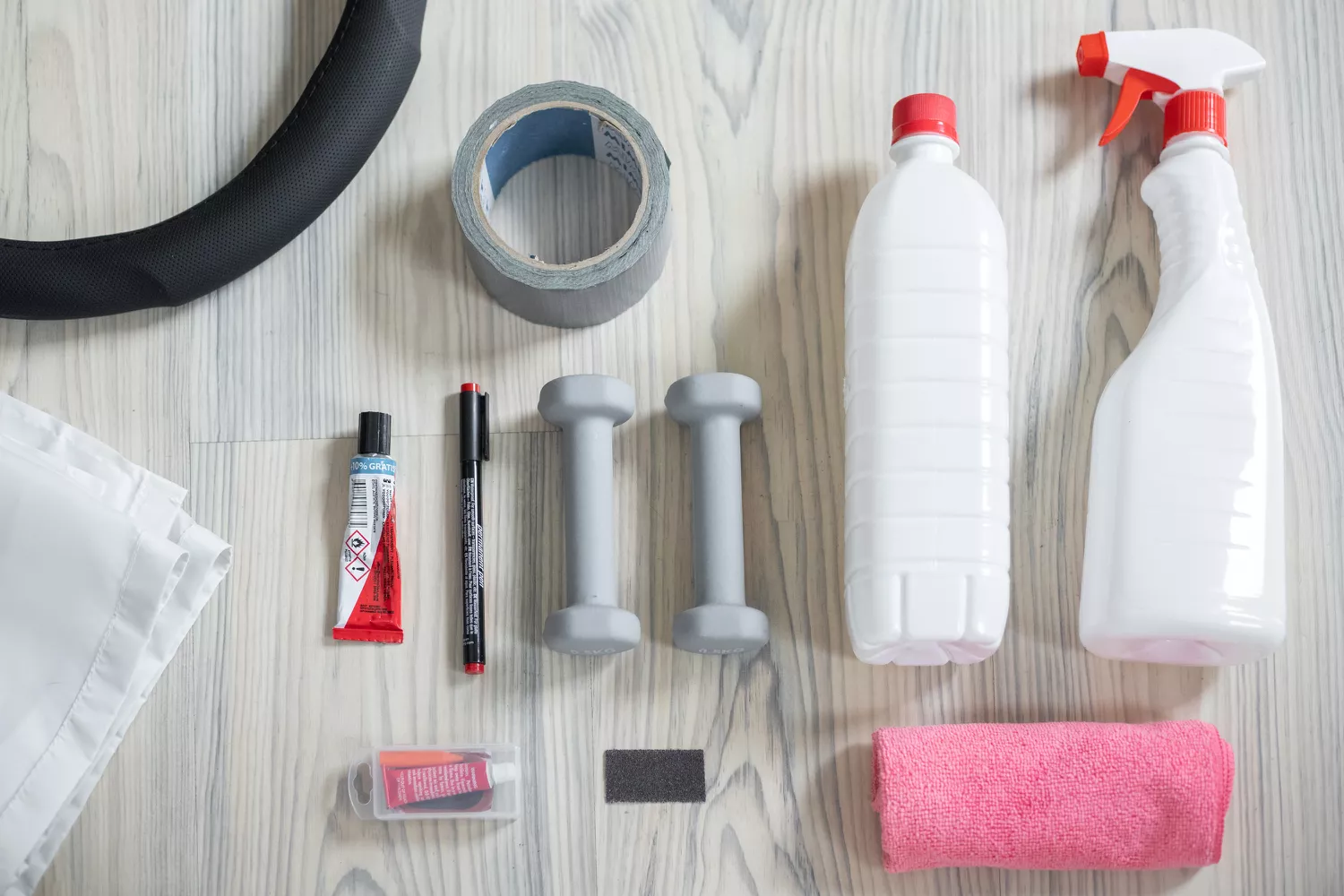 Vật liệu và dụng cụ để vá lỗ thủng nệm hơi